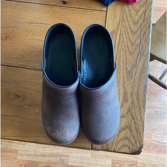 Dansko Shoes - Dansko clogs